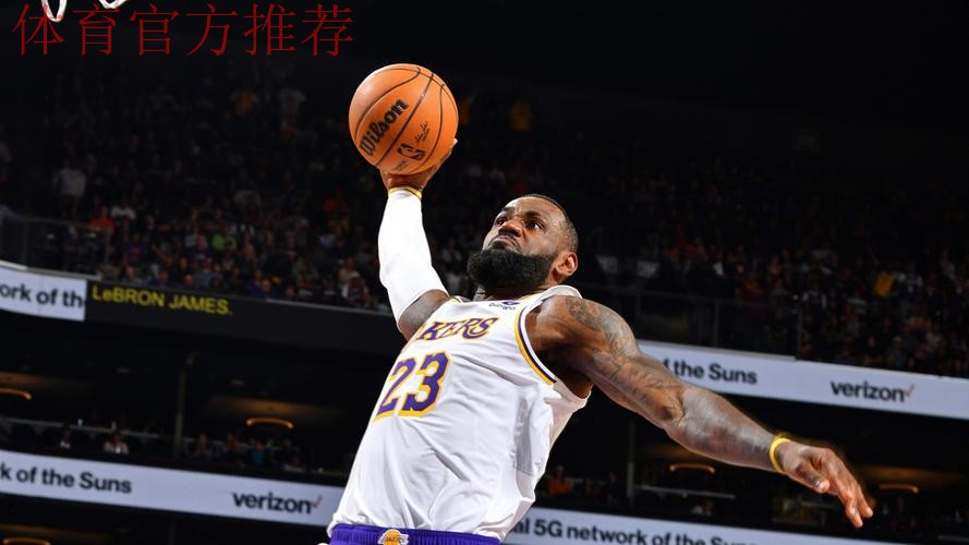 詹姆斯战斧劈扣领衔12月11日五佳球 詹姆斯战斧劈扣领衔12月11日五佳球